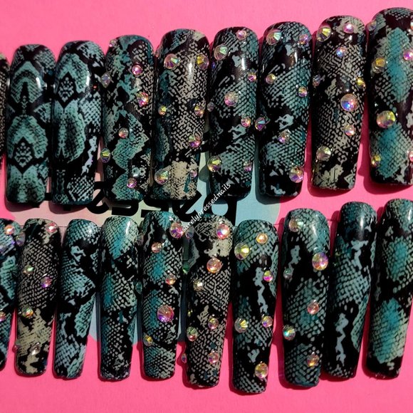 Green and Black Rhinestone Snake Print XL Square Press on Nails - Picture 2 of 3